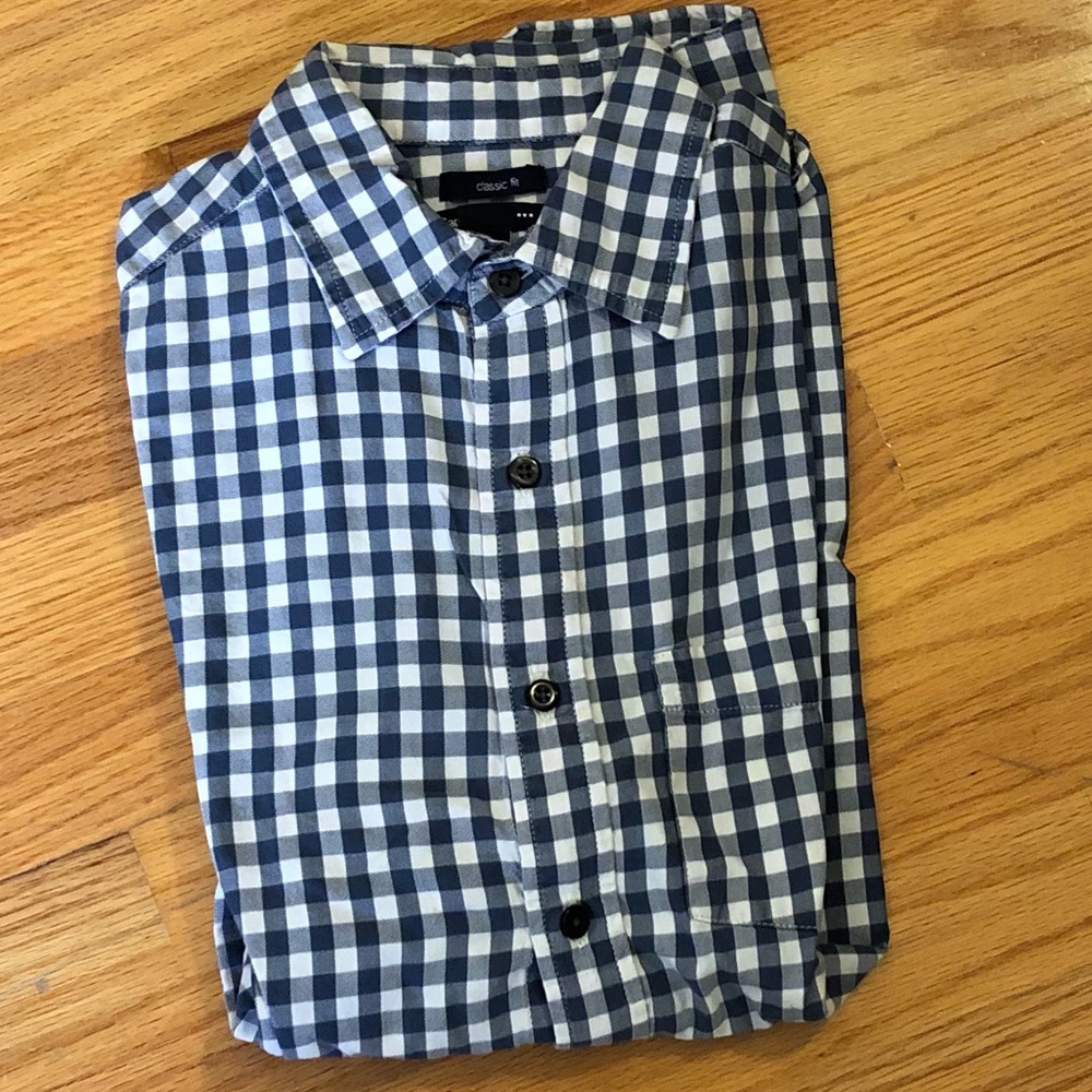 GAP Classic Fit - Blue and white plaid flannel button down shirt. Size small.